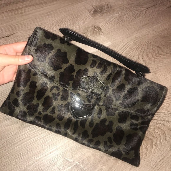 Prada Clutch ✨🤞🏼 - Picture 3 of 11